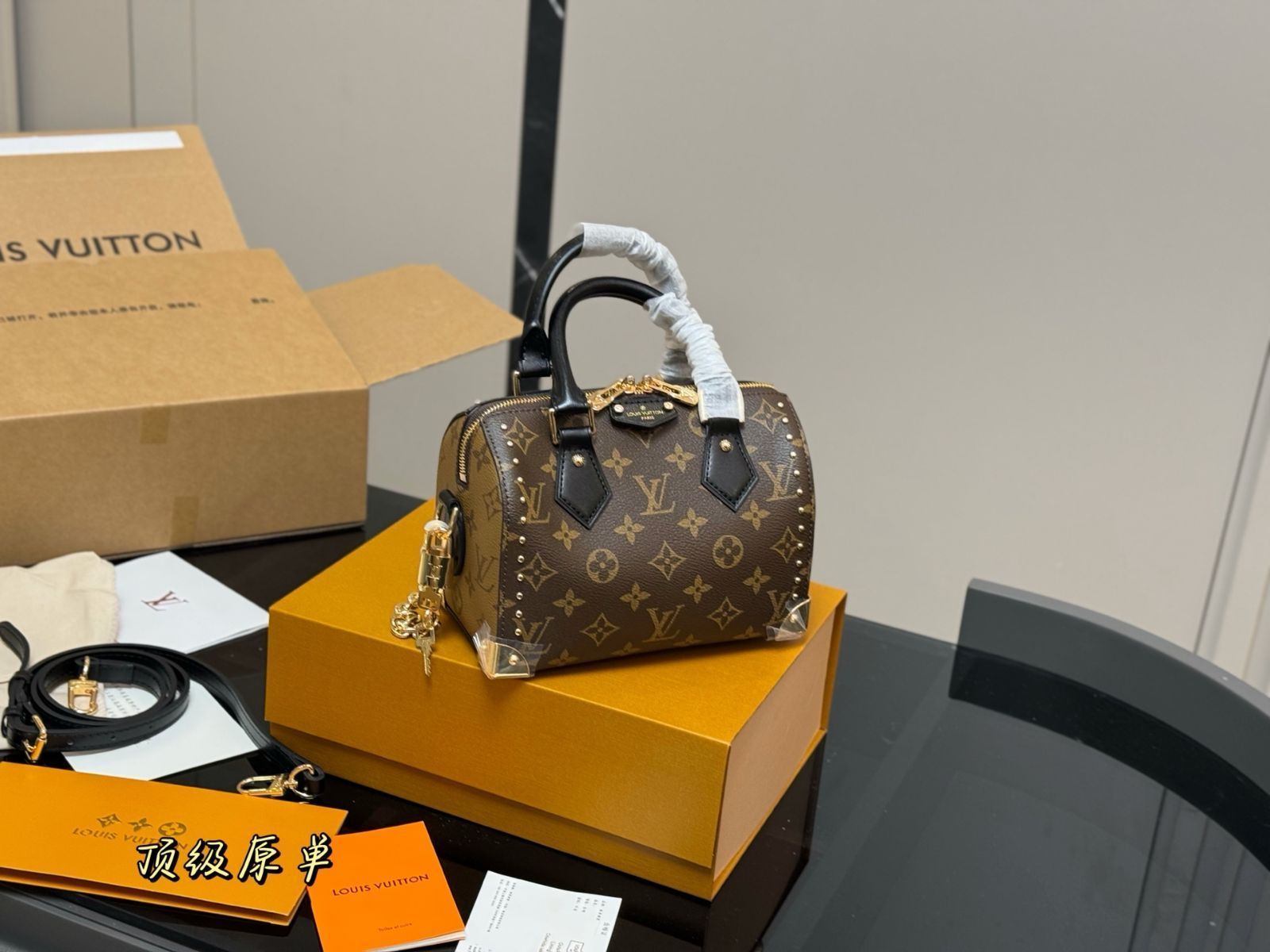 【今日特価】Louis Vuitton Rivet Pillow Bag・ルイ・ヴィトン リベット ピローバッグ-WTO輸入3