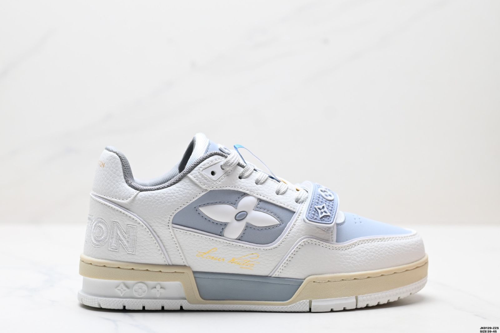 新品のLVルイ・ヴィトン Louis Vuitton Trainer スニーカー ロー カジュアルスポーツカルチャー マッチングしやすいスニーカー02
