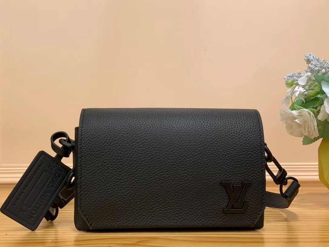激安LOUIS VUITTON ルイヴィトンメッセンジャーショルダーバッグ