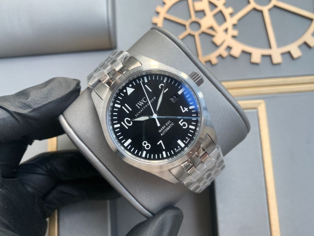 [IWC] パイロットウォッチ マーク XVIII - 専用ケース・カード・袋付き｜本日限定特価｜新品未使用