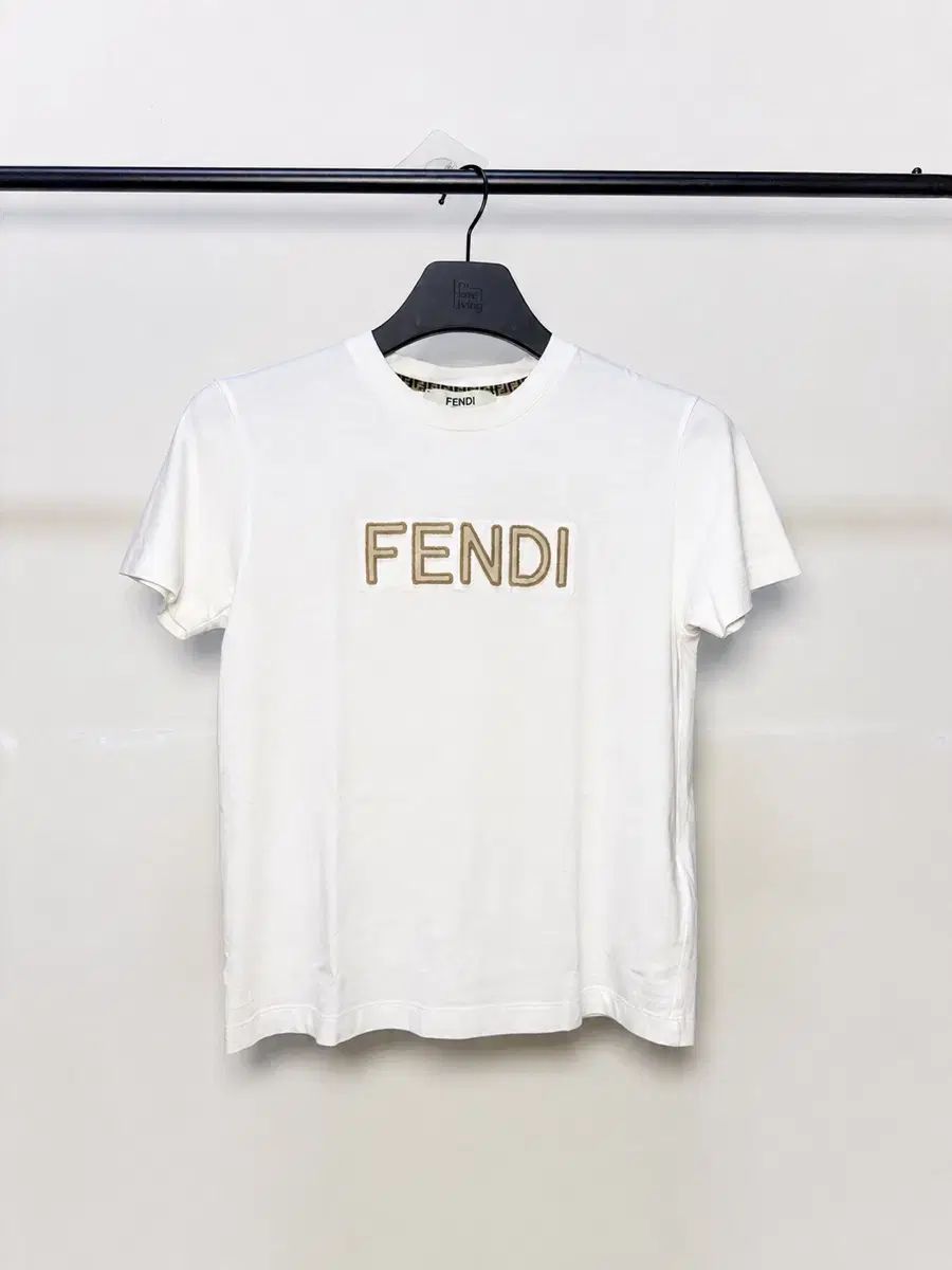 FENDI フェンディ ロゴ 半袖Tシャツ xsサイズ 新品同様