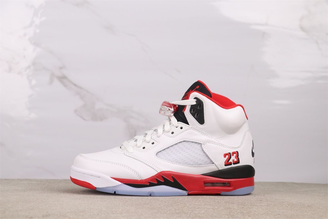 【今日特価】Air Jordan（エア ジョーダン） AJ5 HQ7978 - 101 ホワイト レッド