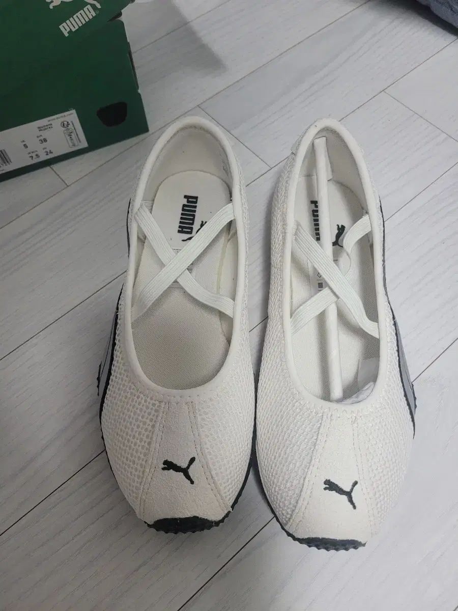 PUMA レディース 靴 白 25,350円
