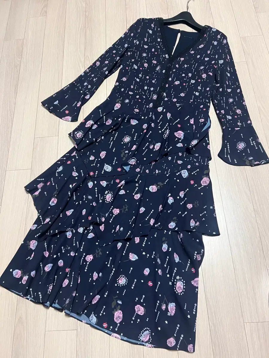 シスレー SISLEY ティアード フリル レース フラワー シフォン ロング丈ワンピース ネイビーフリル バラ ローズ