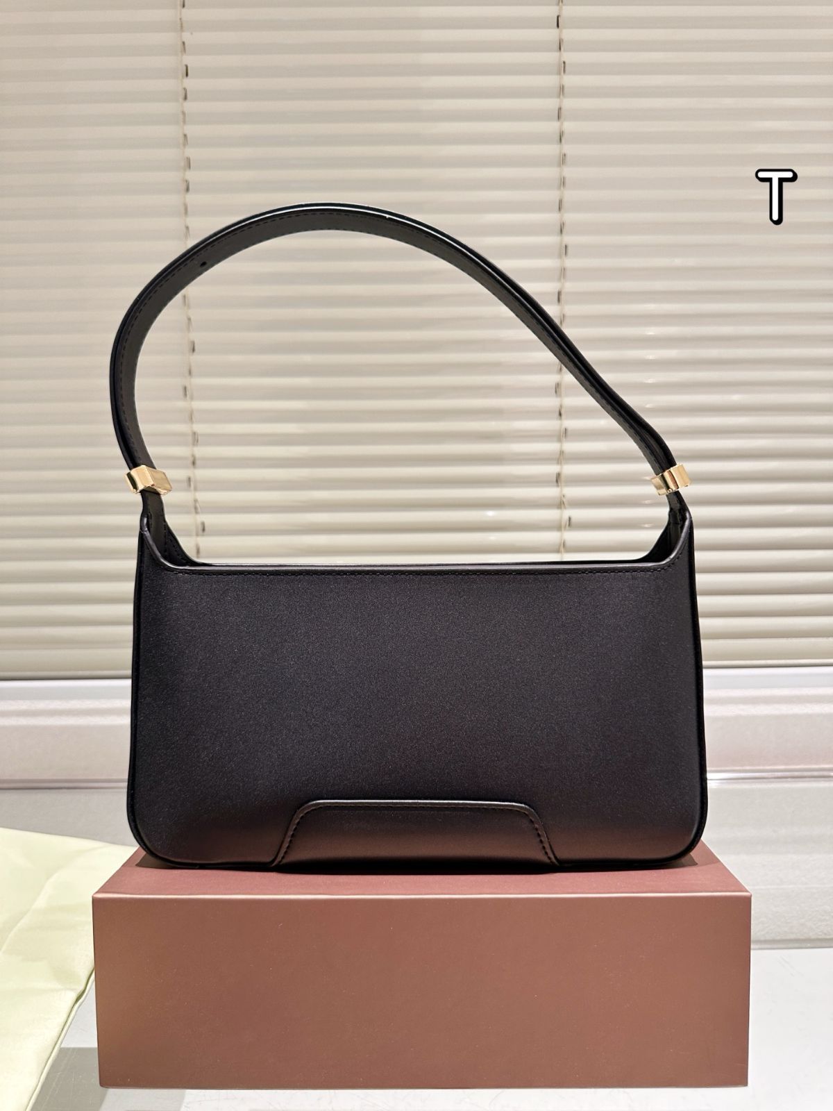 今日特価】Burberry TB バッグ 28cm フォールドギフトボックス付-WTO