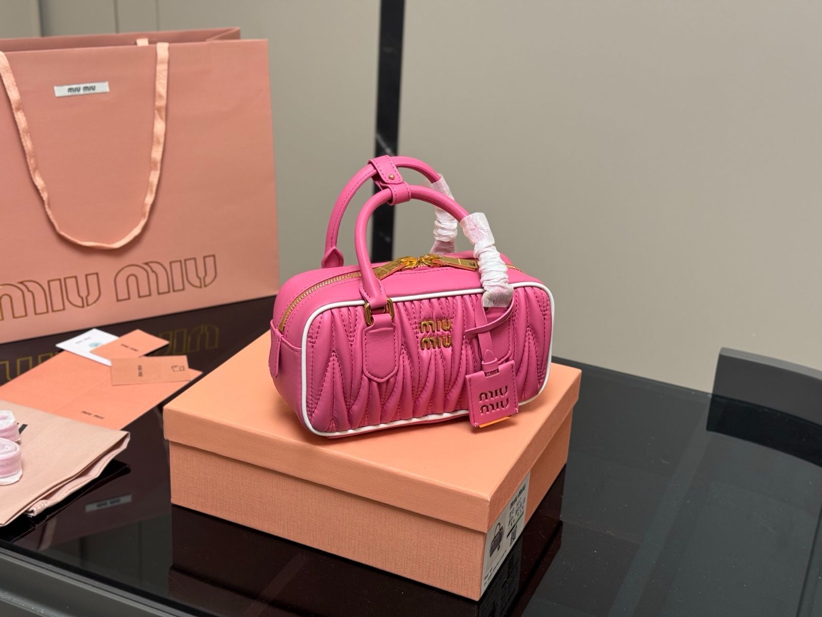 【今日特価】Miu Miu Bowling Bag ミュウミュウ ボウリング バッグ-WTO輸入1