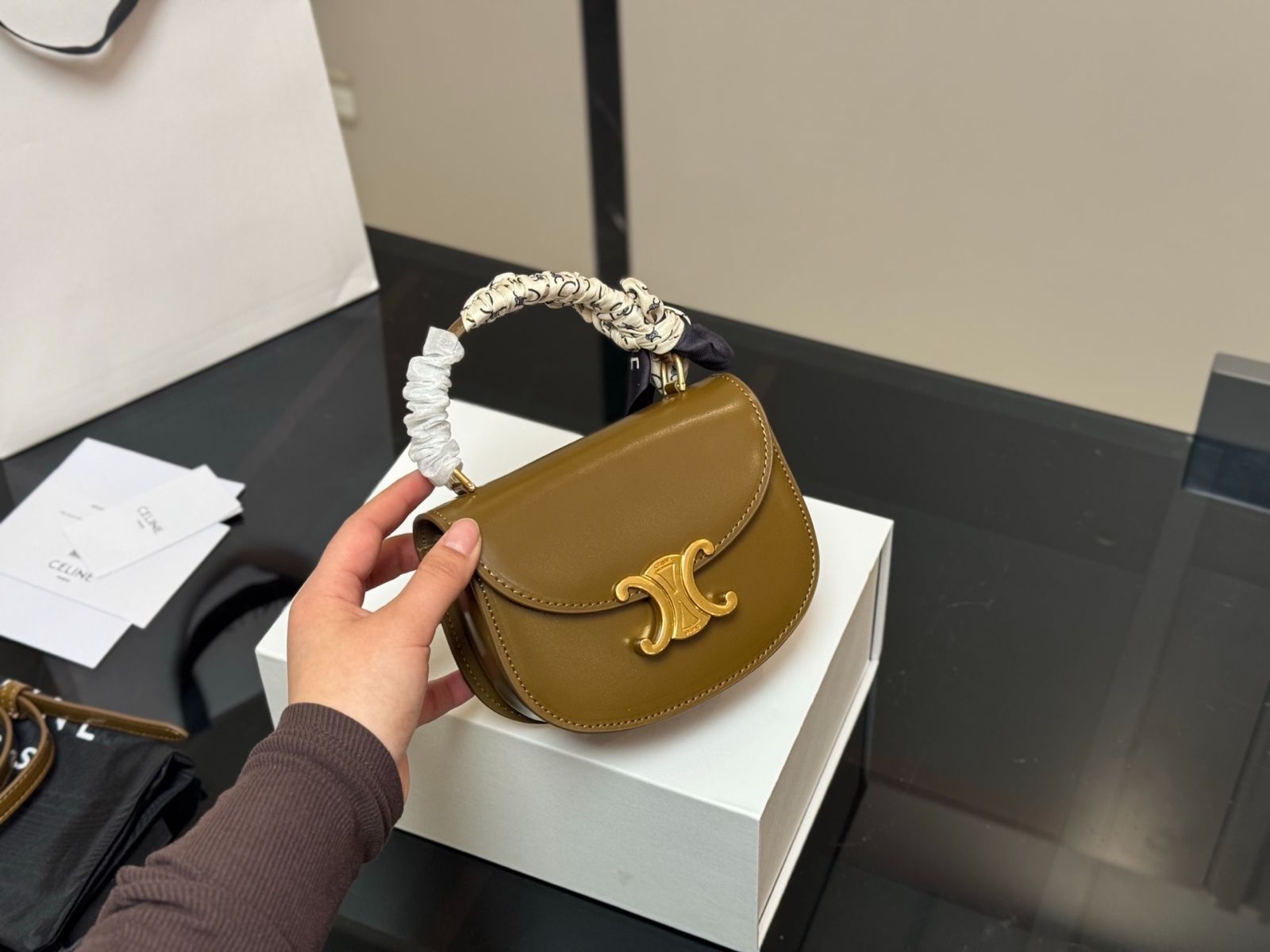 【今日特価】Celine Besace Triomphe カワイイハンドバッグ-WTO輸入2