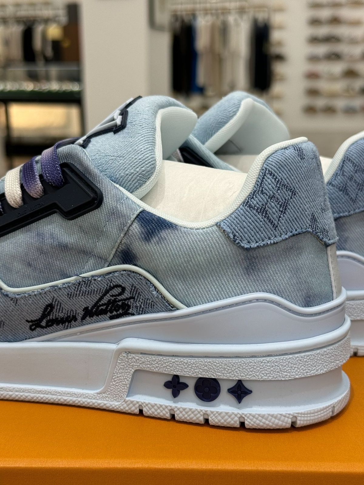 Louis Vuitton Trainer 色合わせ - ブルー3色デニム Louis Vuitton Trainer 色合わせ - ブルー3色デニム