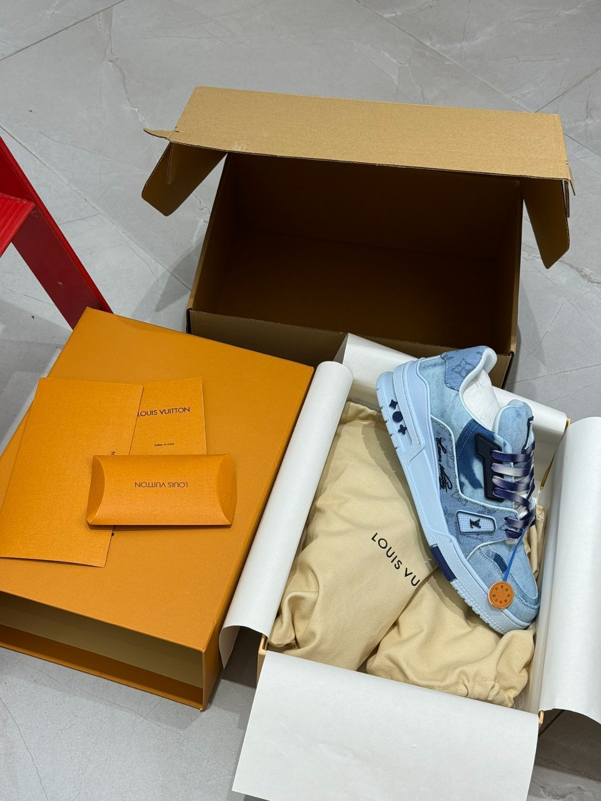 Louis Vuitton Trainer 色合わせ - ブルー3色デニム Louis Vuitton Trainer 色合わせ - ブルー3色デニム