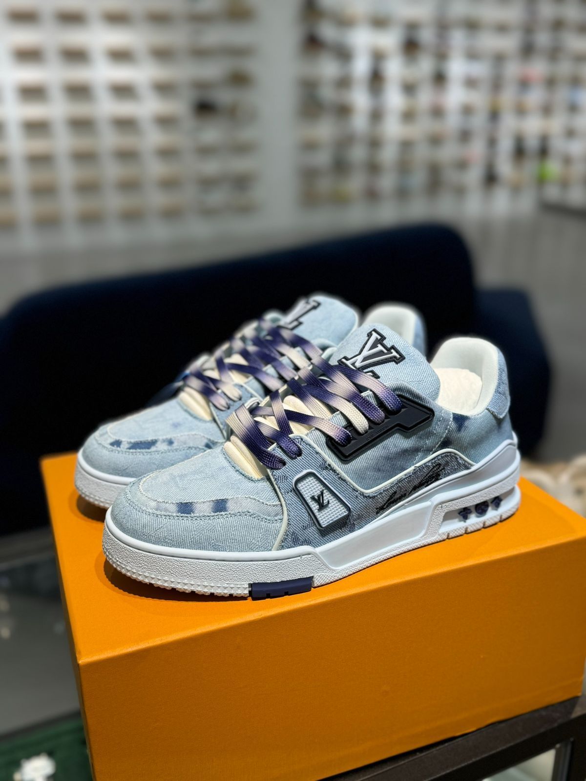 Louis Vuitton Trainer 色合わせ - ブルー3色デニム Louis Vuitton Trainer 色合わせ - ブルー3色デニム