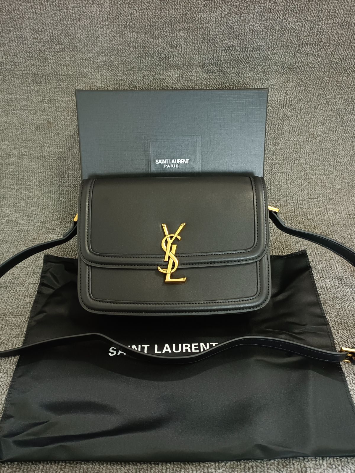 ★新品同様★YSL イヴサンローラン ショルダーバッグ