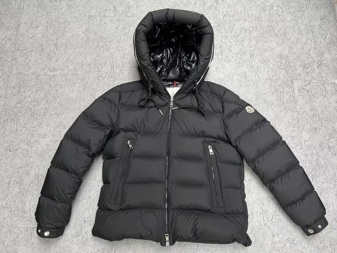 MONCLERモンクレール　メンズ　ダウンジャケット｜本日限定特価｜新品未使用