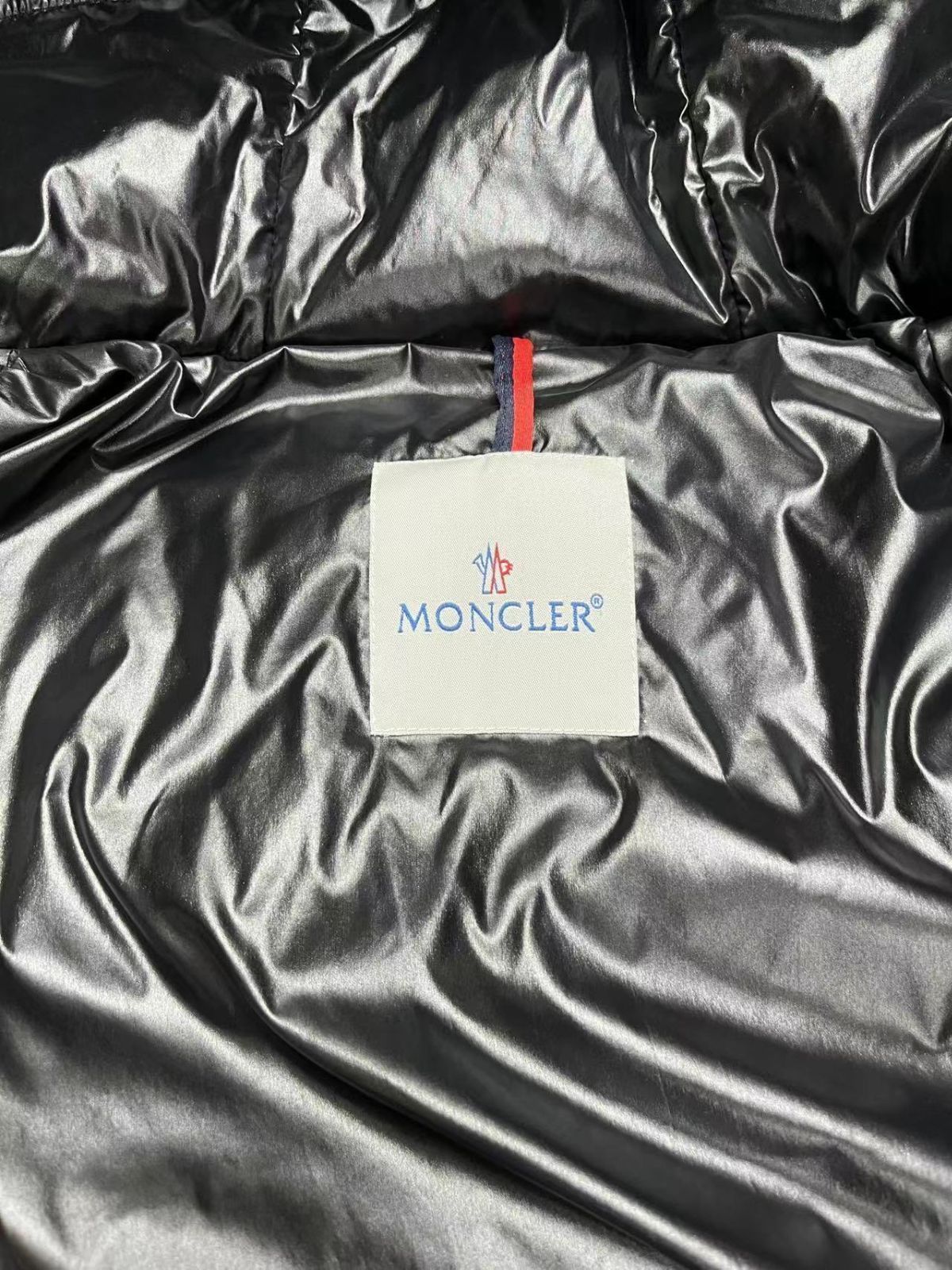 MONCLERモンクレール　メンズ　ダウンジャケット｜本日限定特価｜新品未使用