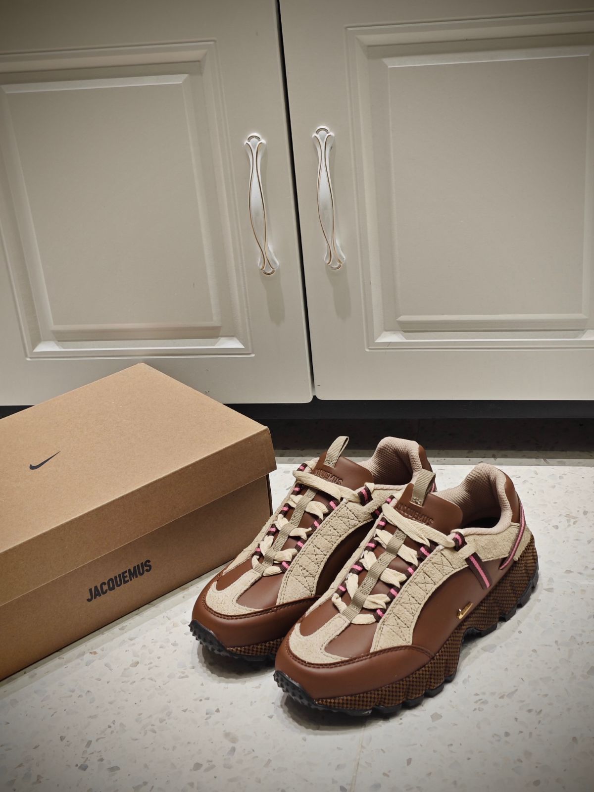 JACQUEMUS × Nike Air Humara LX