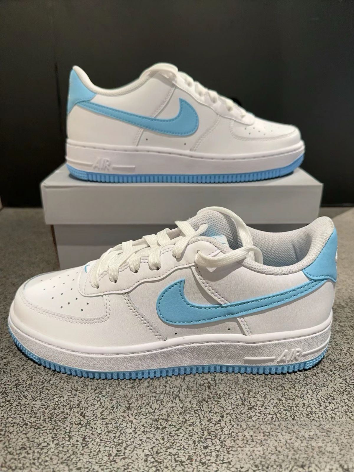 NIKE AIR FORCE 1 '07 ナイキ エアフォース1 07 メンズ レディース スニーカー ローカット WHITE/AQUARIUS BLUE/WHITE ホワイト FQ4296-100