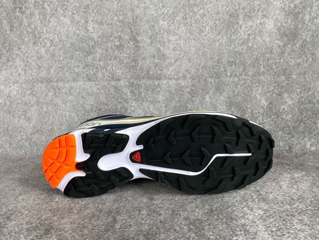 SALOMON サロモン XT-6 スニーカー ブラック　ローカットスニーカー 男女兼用