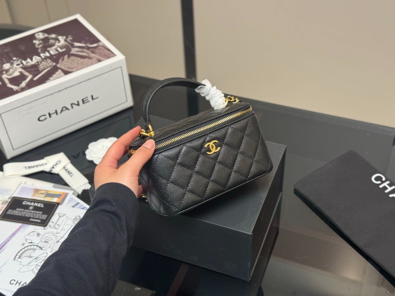 【今日特価】Chanel Handle Makeup Case シャネル ハンドル メイクアップ ケース