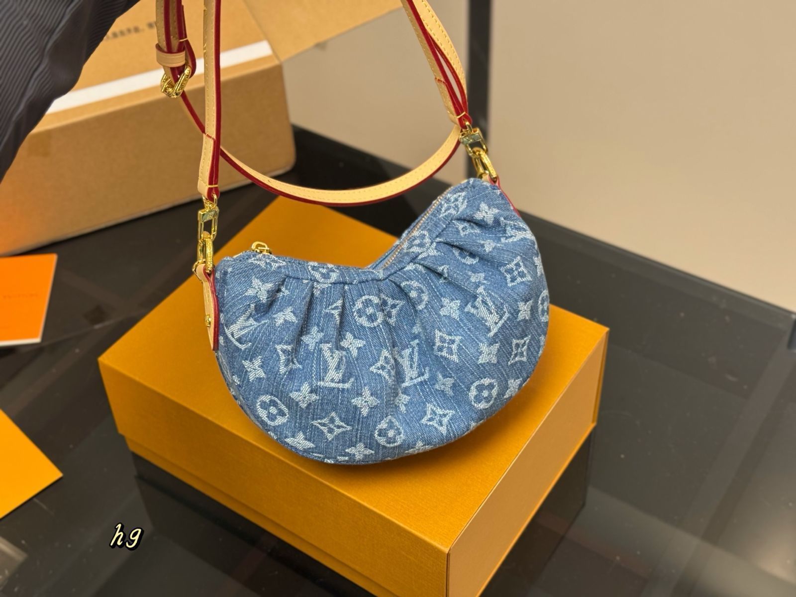 【今日特価】Louis Vuitton デニム製新色アイボリングバッグ!国内送料無料!限定在庫セール価格です! 【今日特価】Louis Vuitton デニム製新色アイボリングバッグ!国内送料無料!限定在庫セール価格です!