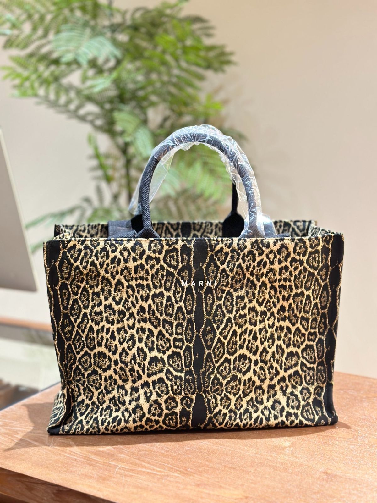 【今日特価】Leopard Print 豹紋 ショッピングバッグ！国内送料無料！限定在庫セール価格です！