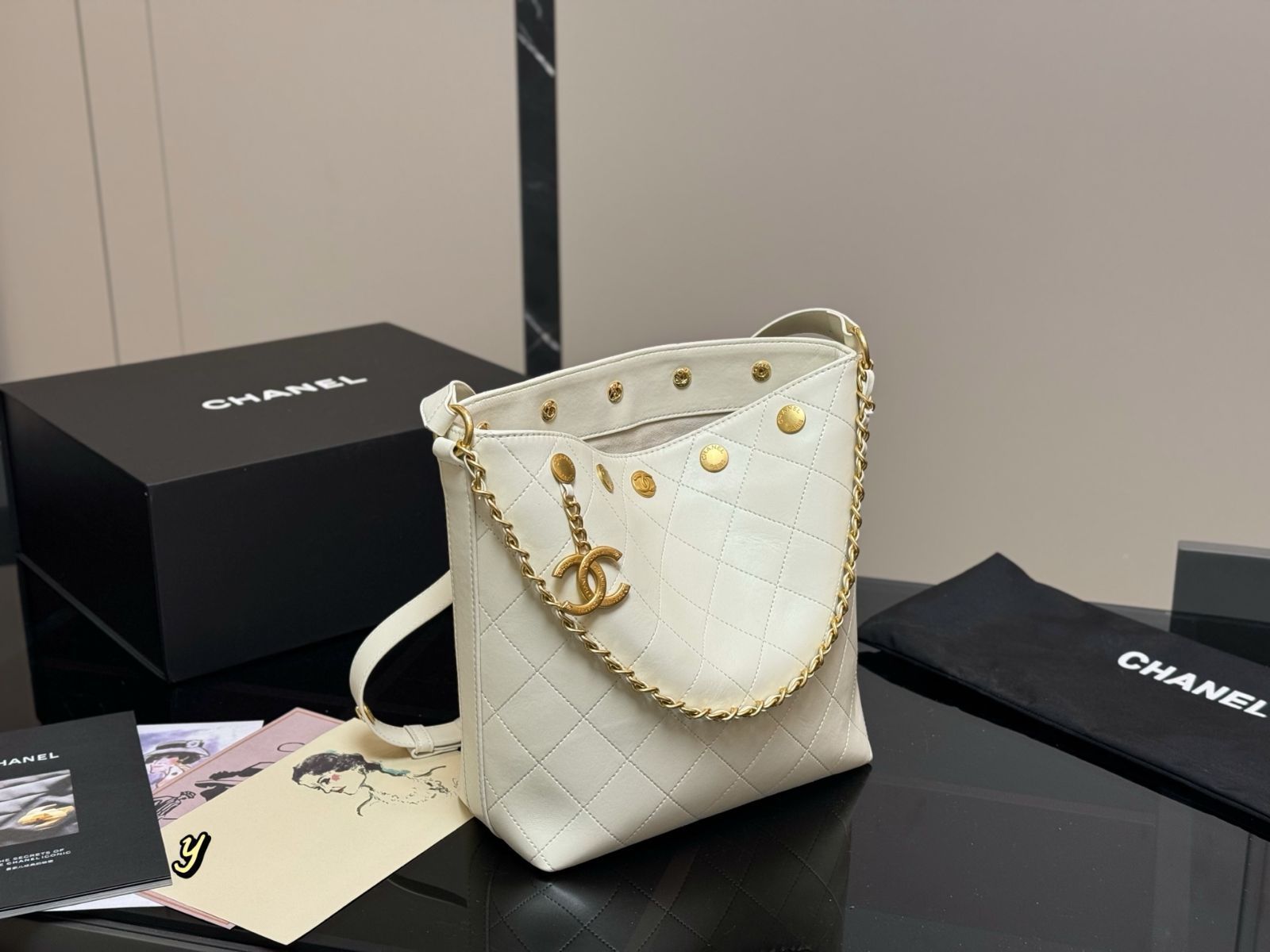 【今日特価】Chanel 24p Hippie Messenger Bag シャネル 24p ヒッピー メッセンジャーバッグ