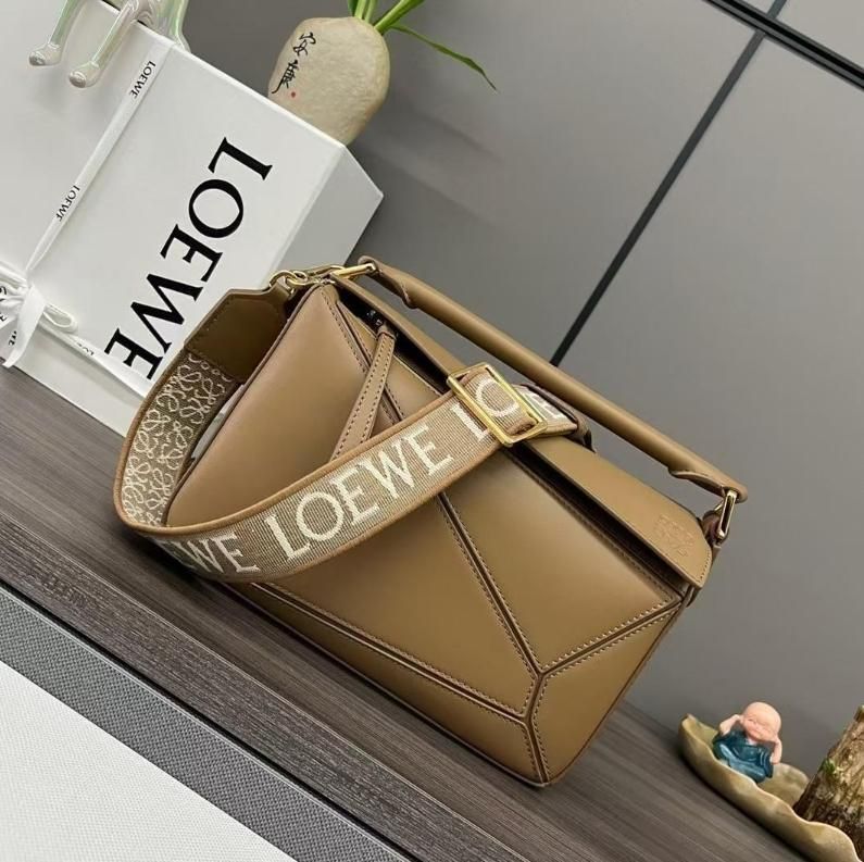 新品?ロエベ ショルダーバッグ 13,690円