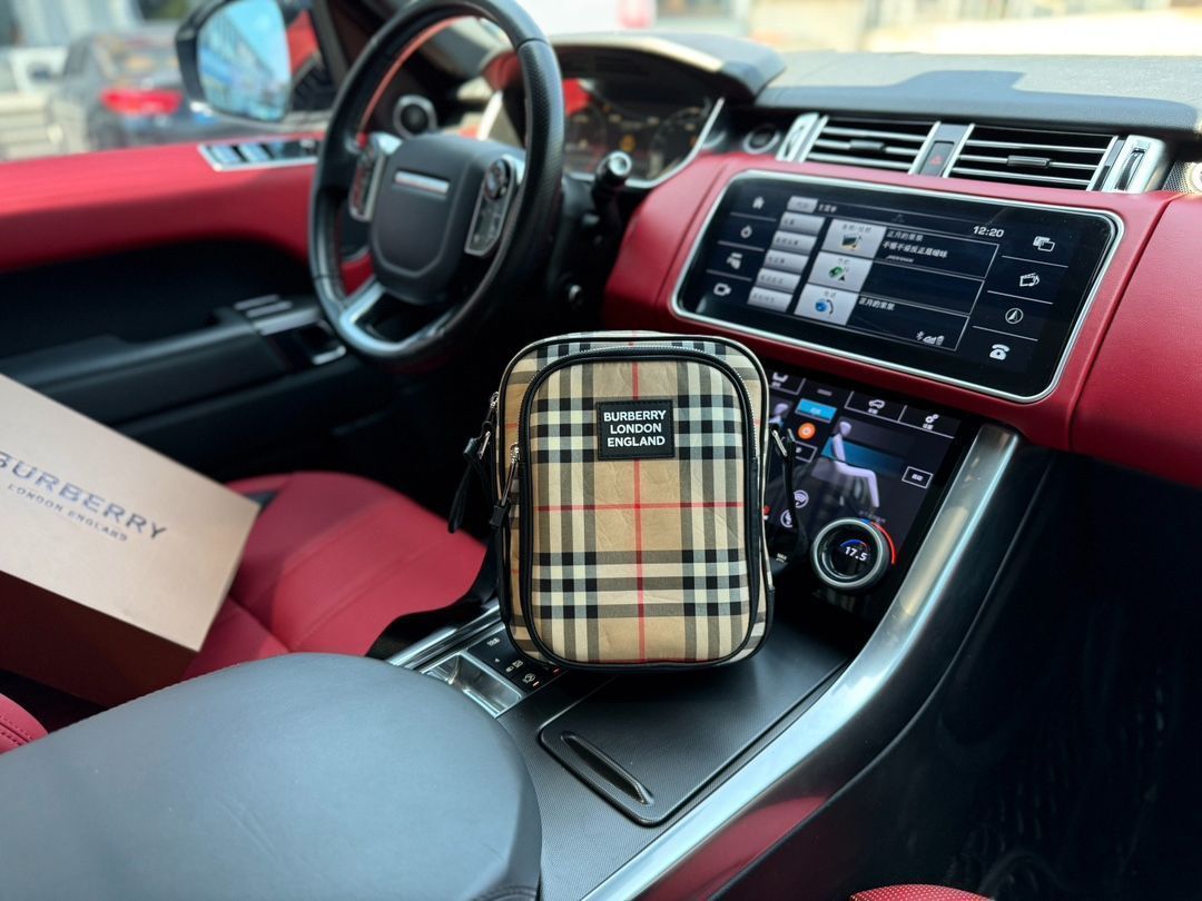 【今日特価】Burberry 送料無料！ヴィンテージ レザーショルダーバッグ 限定サイズのお得な価格