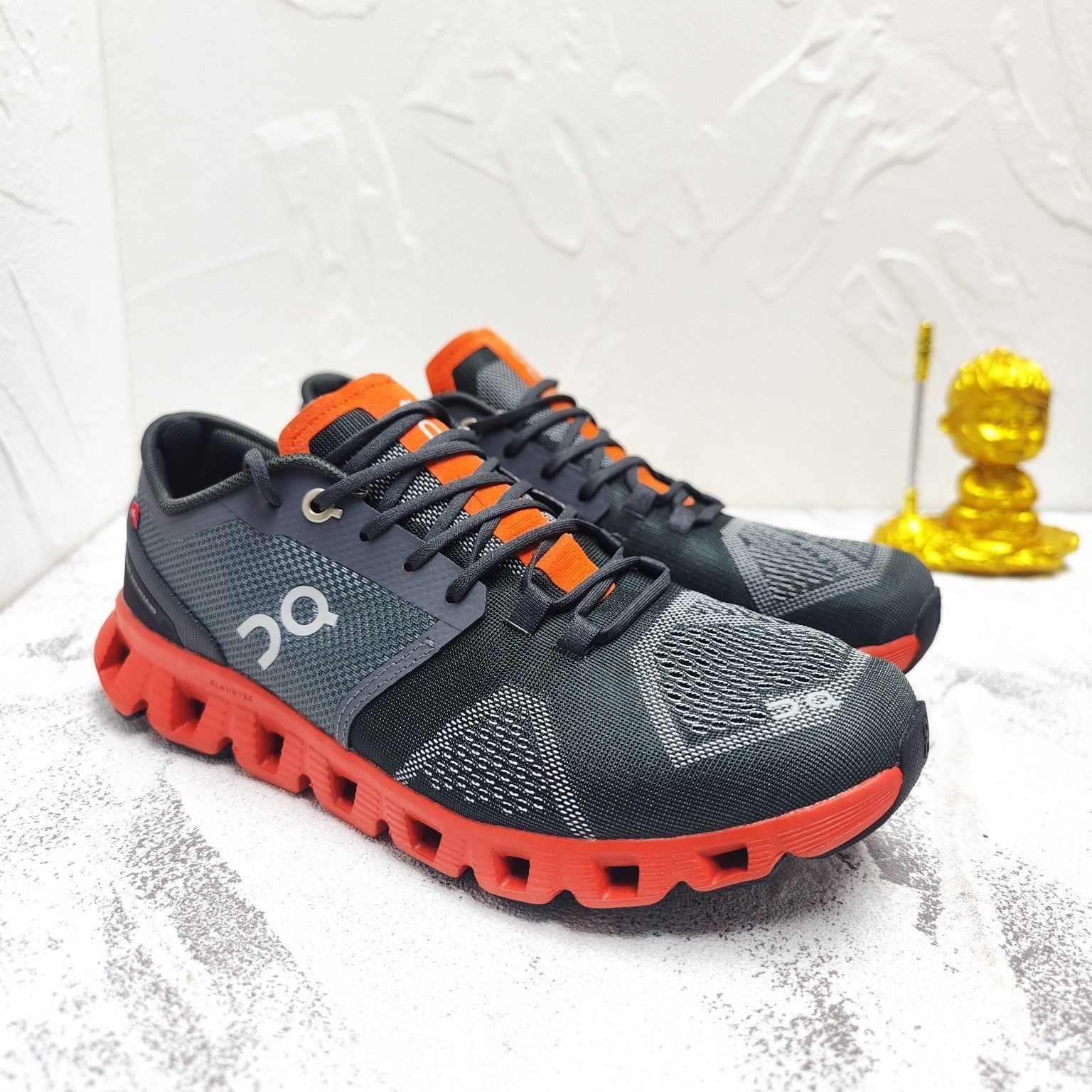 On Cloud X Sneakers オン クラウドX ジョギング スポーツ トレーニング ランニングシューズ メンズ レディース スニーカー タウンユース 新品 未使用 ブラック　オレンジ