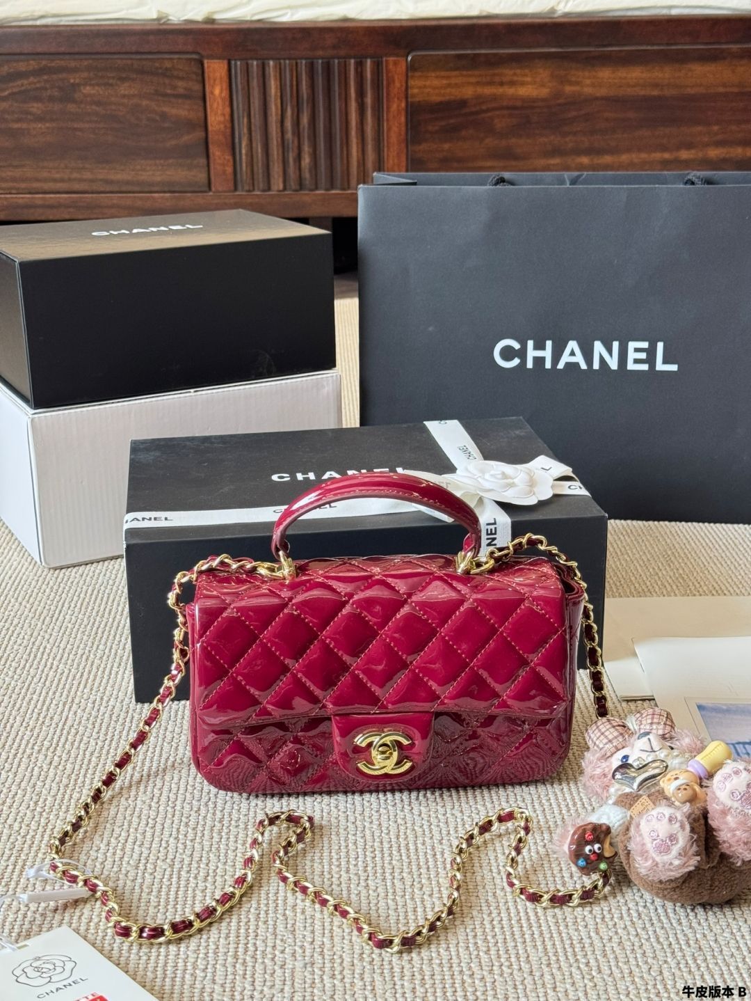 【今日特価】Chanel 22B メタルハンドル miniCF