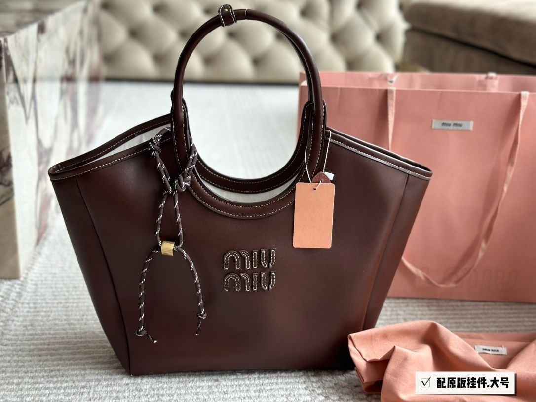 miumiu限定トートバッグ、ショルダーバッグ、バックパック、小銭入れ、手首バッグ、ポーチ