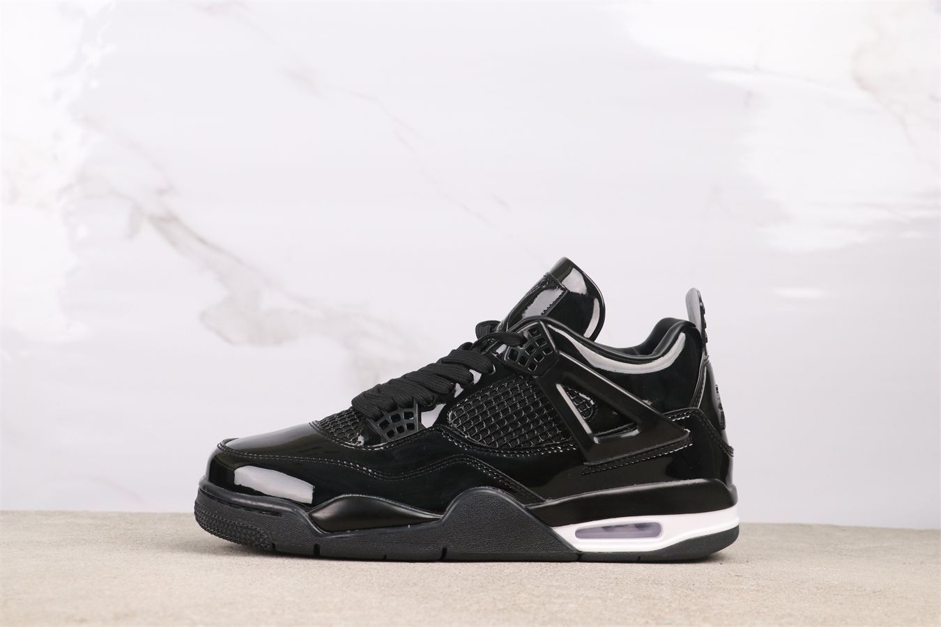【今日特価】Air Jordan(エア ジョーダン) AJ4 719864 - 010 ブラック ペイント レザー