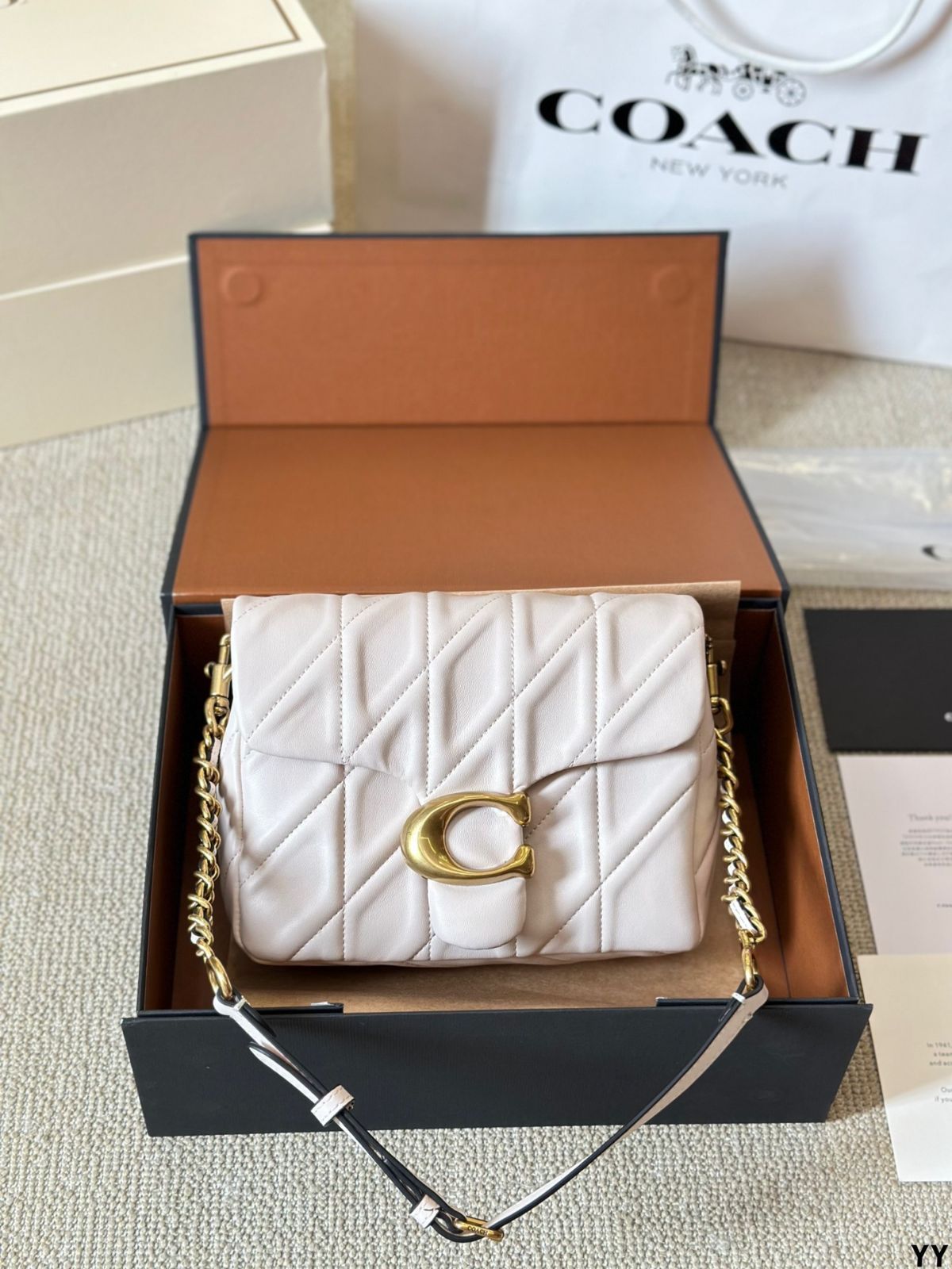 CoachのSquare Tabby/ハンドバッグ、バックパック、小銭入れ、手首バッグ、ショルダーバッグ、