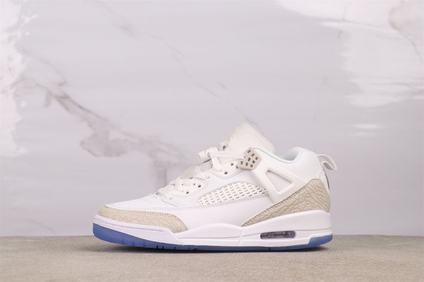 【今日特価】NIKE ジョーダン スピズァイクロー FQ1759-103