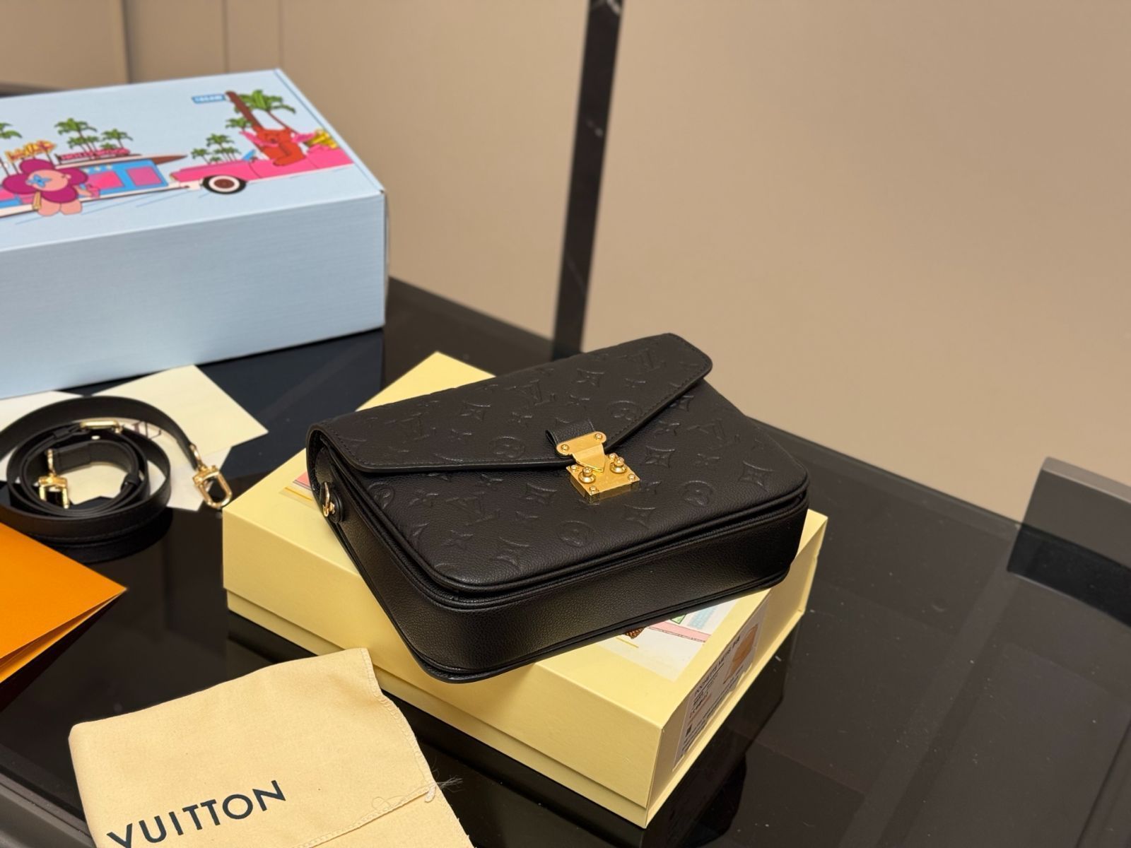 【今日特価】LV 牛皮 クラシックメッセンジャーバッグ