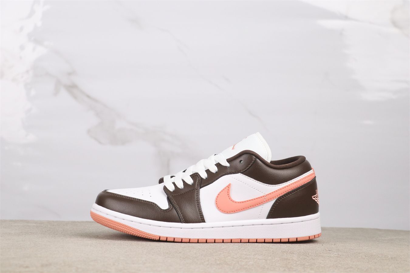 【今日特価】Air Jordan DC0774-182 エアジョーダン DC0774-182 ホワイト & ブラウン & ピンク