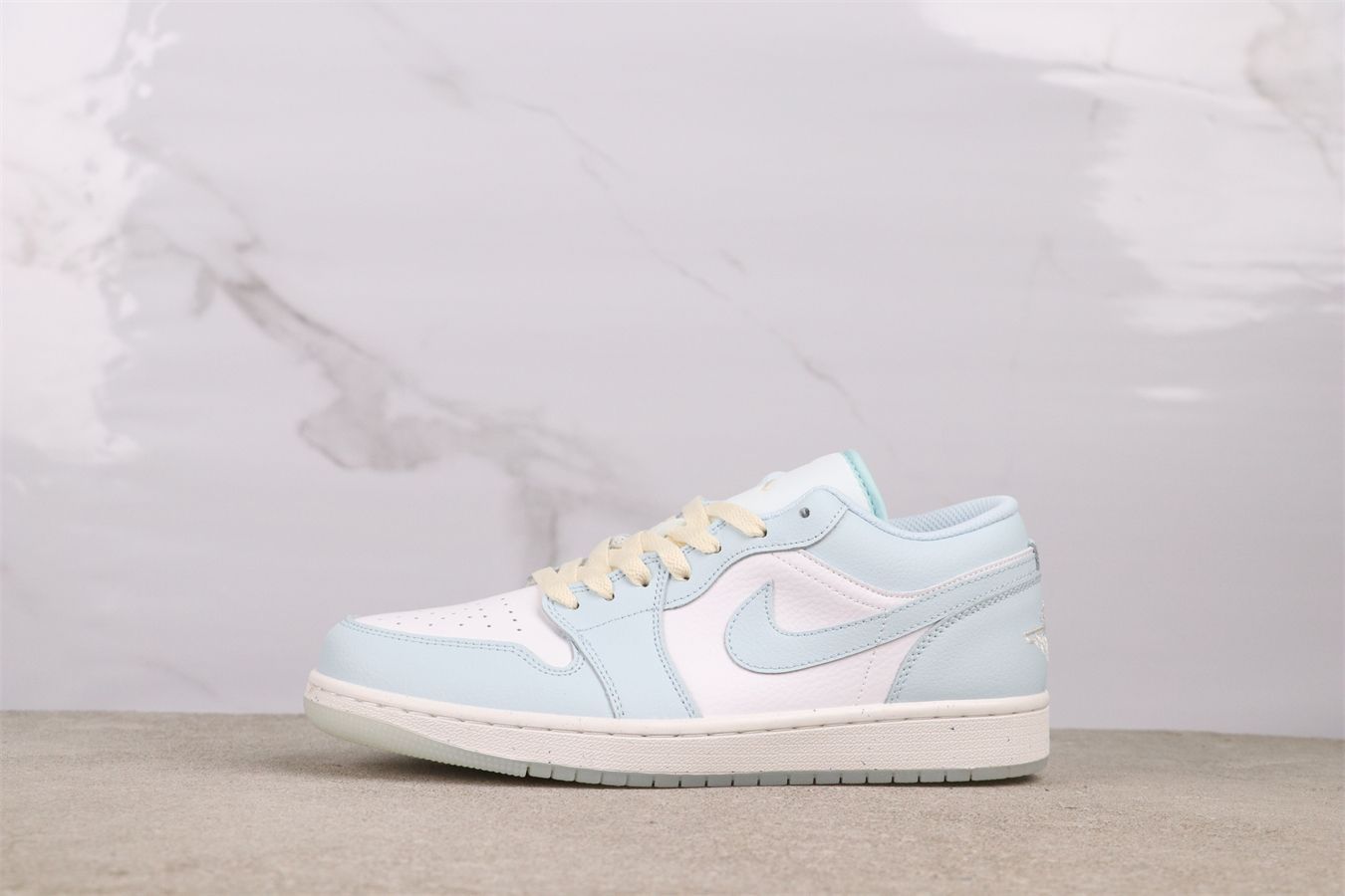 【今日特価】Air Jordan（エア ジョーダン）　AJ1 HJ5999 - 400 イースター ウォーターグリーン