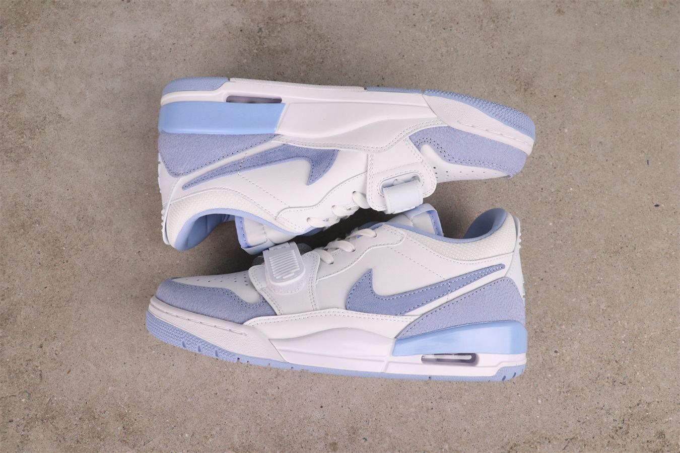【今日特価】Jordan エアジョーダン Legacy 312 Low FQ7827-104 白水藍