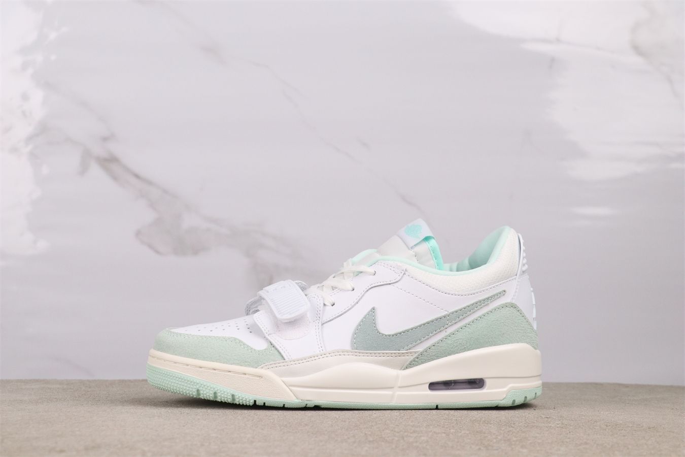 【今日特価】Jordan エアジョーダン Legacy 312 Low FQ7827-103 薄荷緑