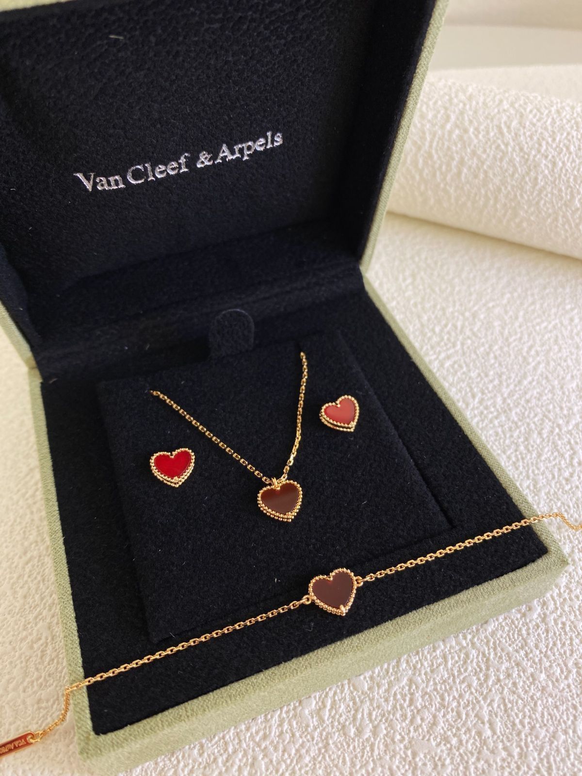 [Van Cleef & Arpels] ヴァン クリーフ＆アーペル VCA レッド ピーチ ハート モデル ネックレス｜本日限定特価｜新品未使用