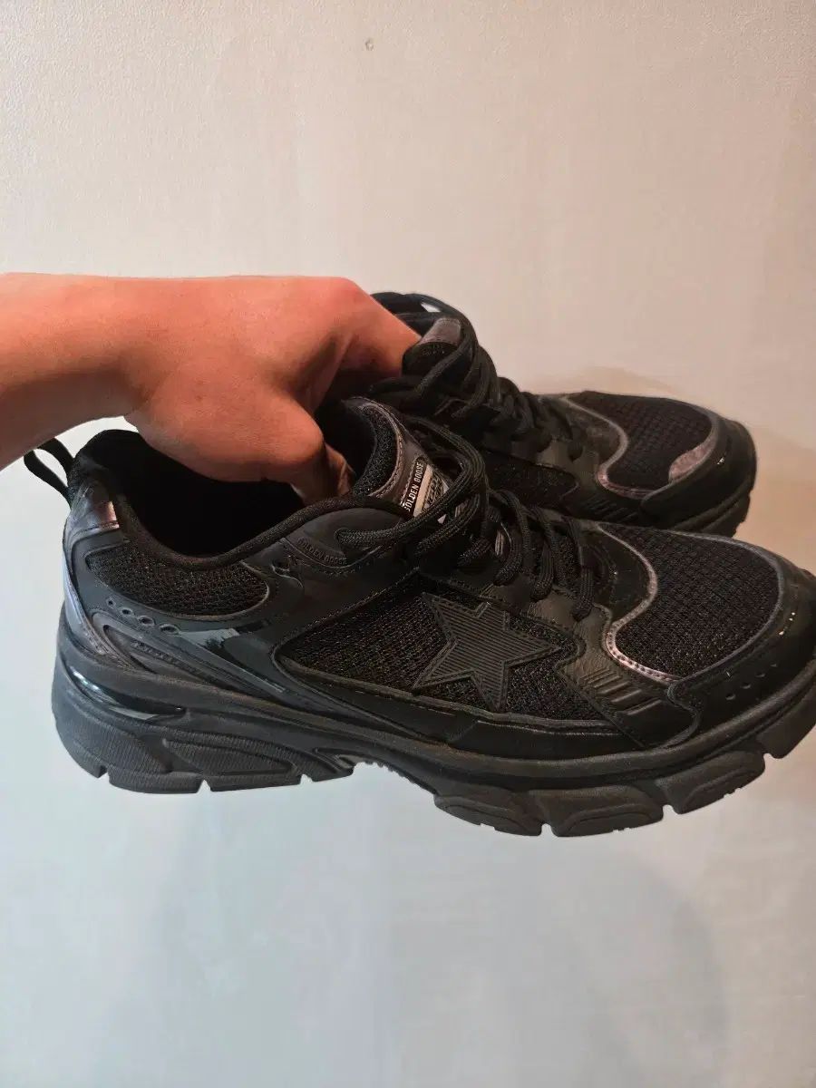 GOLDEN GOOSE ゴールデングース ライトスター ブラック eu42