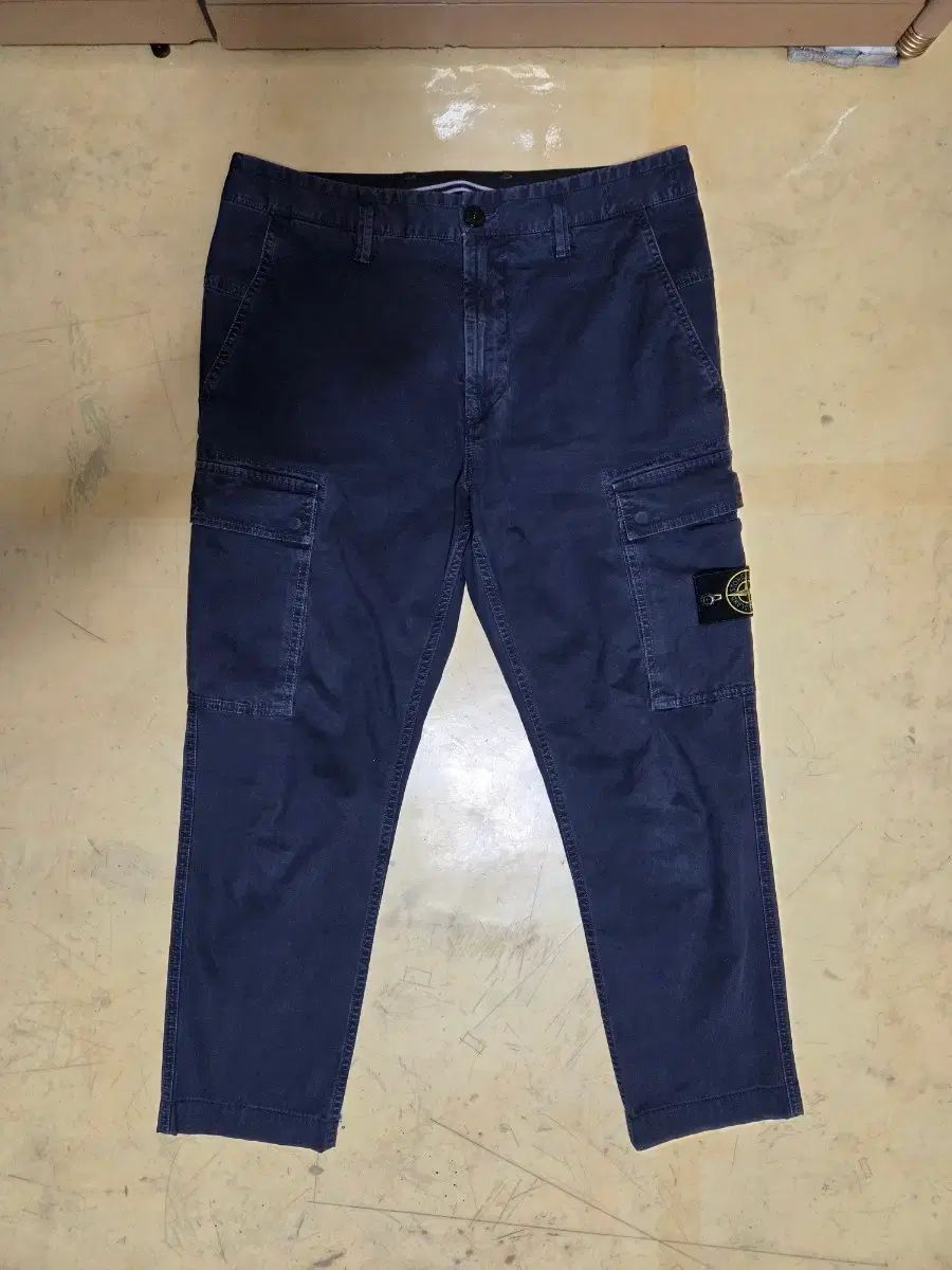 STONE ISLAND ストーンアイランド 正規品 カーゴ パンツ