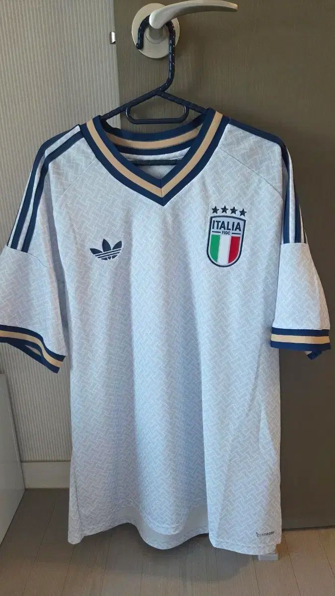 アディダス 26 イタリア フットボール ジャージ