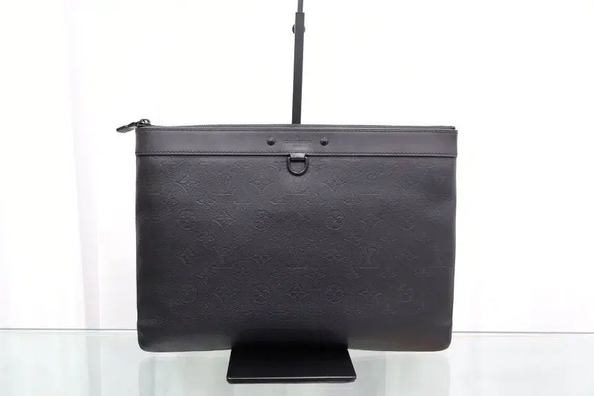 ルイヴィトン ポシェット ディスカバリー シャドウ クラッチ M62903