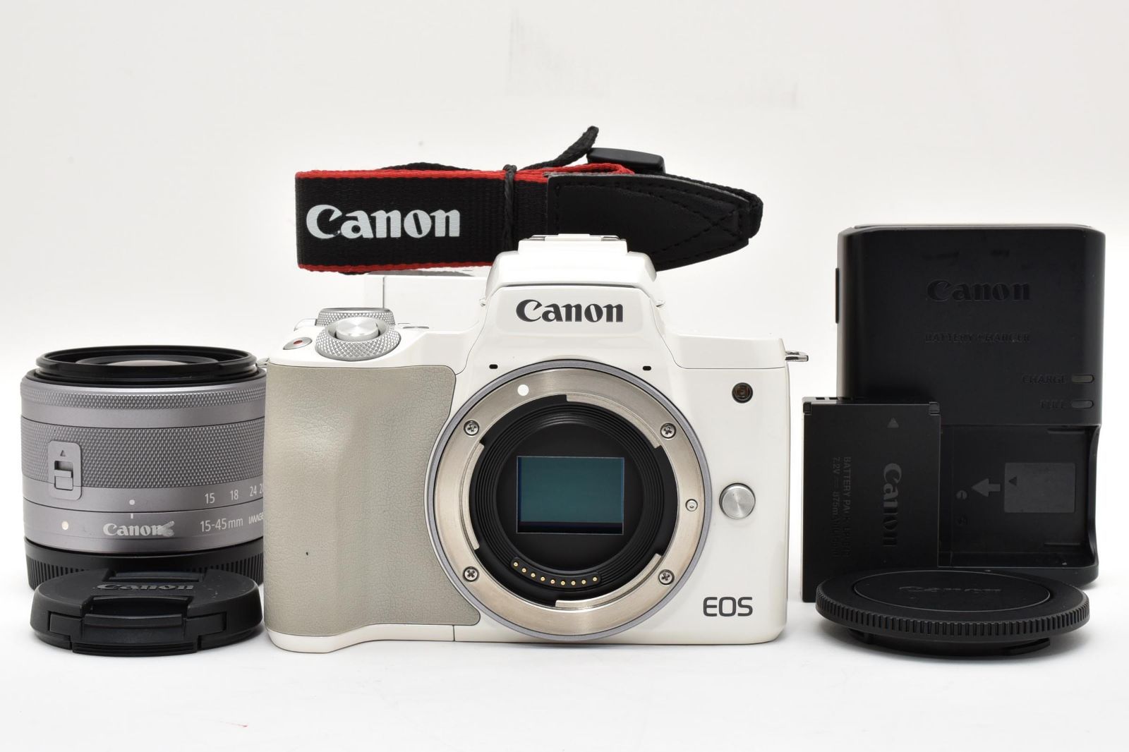 ★極上品★ ★ショット数3000回以下★ キヤノン Canon KISS M ホワイト + EF-M 15-45 F3.5-6.3 IS STM 充電器付き ARYM6384 #05