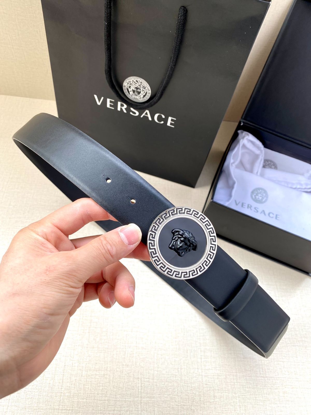 【今日特価】Versace メダサ レザーベルト-3