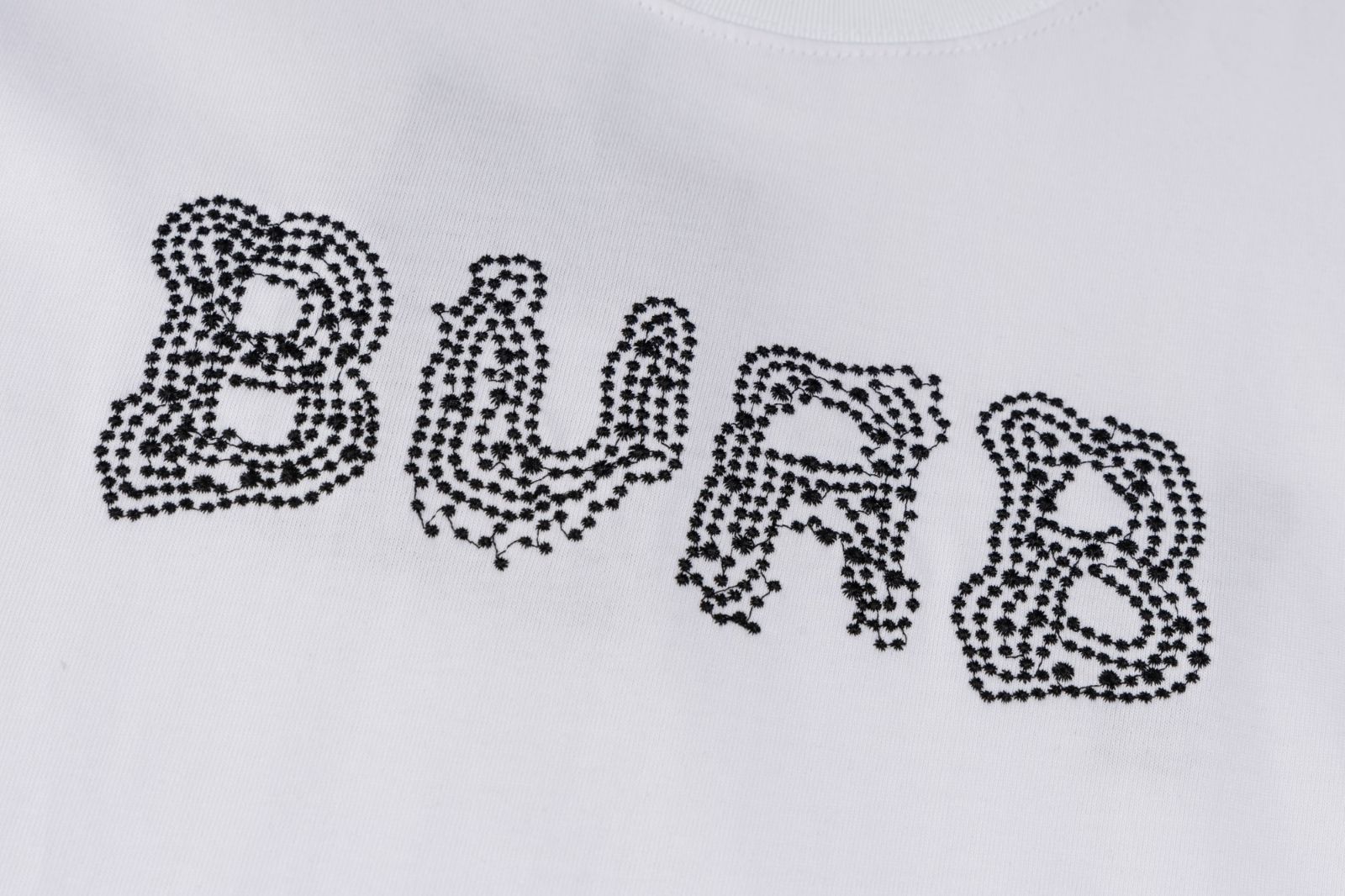 【今日特価】BURBERRY 25SS 刺繍ロゴ シャツ 【今日特価】BURBERRY 25SS 刺繍ロゴ シャツ
