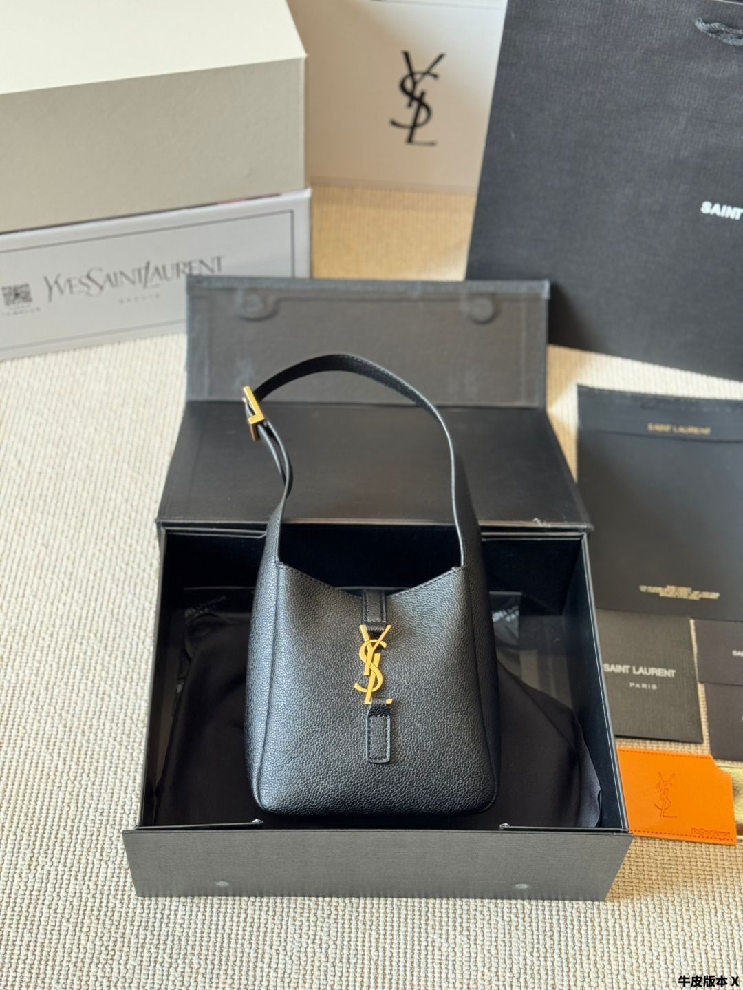 【今日特価】Saint Laurent Mini Hobo アンダーアームバッグ送料無料！在庫限定のお得な価格です