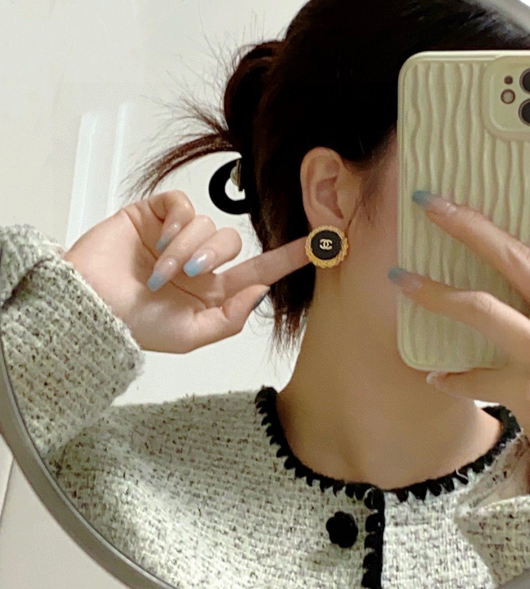 【今日特価】CHANEL ノンピアス イヤクリップ（ダブル C ロゴデザイン）