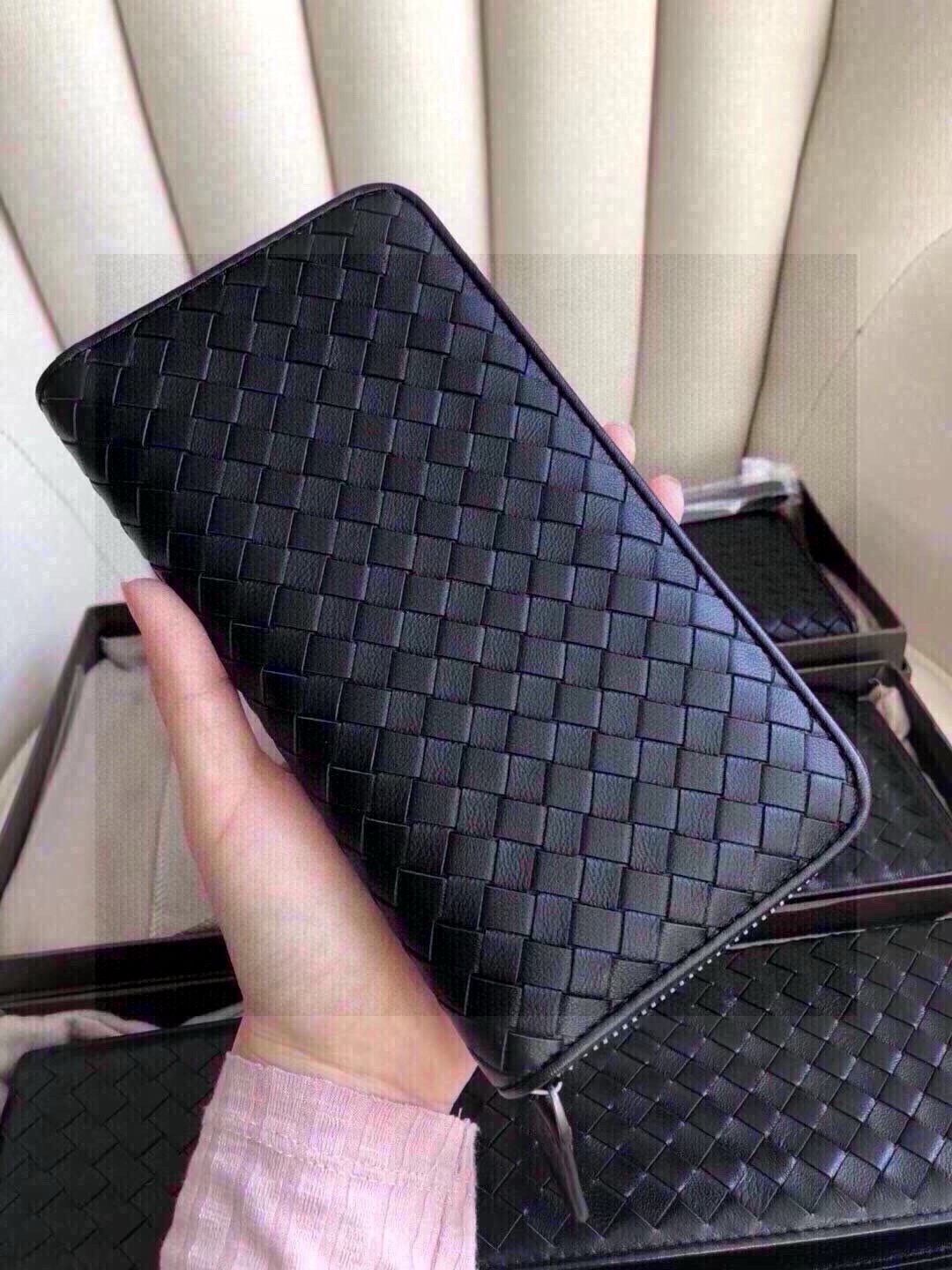 【今日特価】Bottega Veneta クラシックウォレット, ラムレザー, ハンドメイド編み込み, ユニセックスデザイン！[本日特価|新品未使用品]