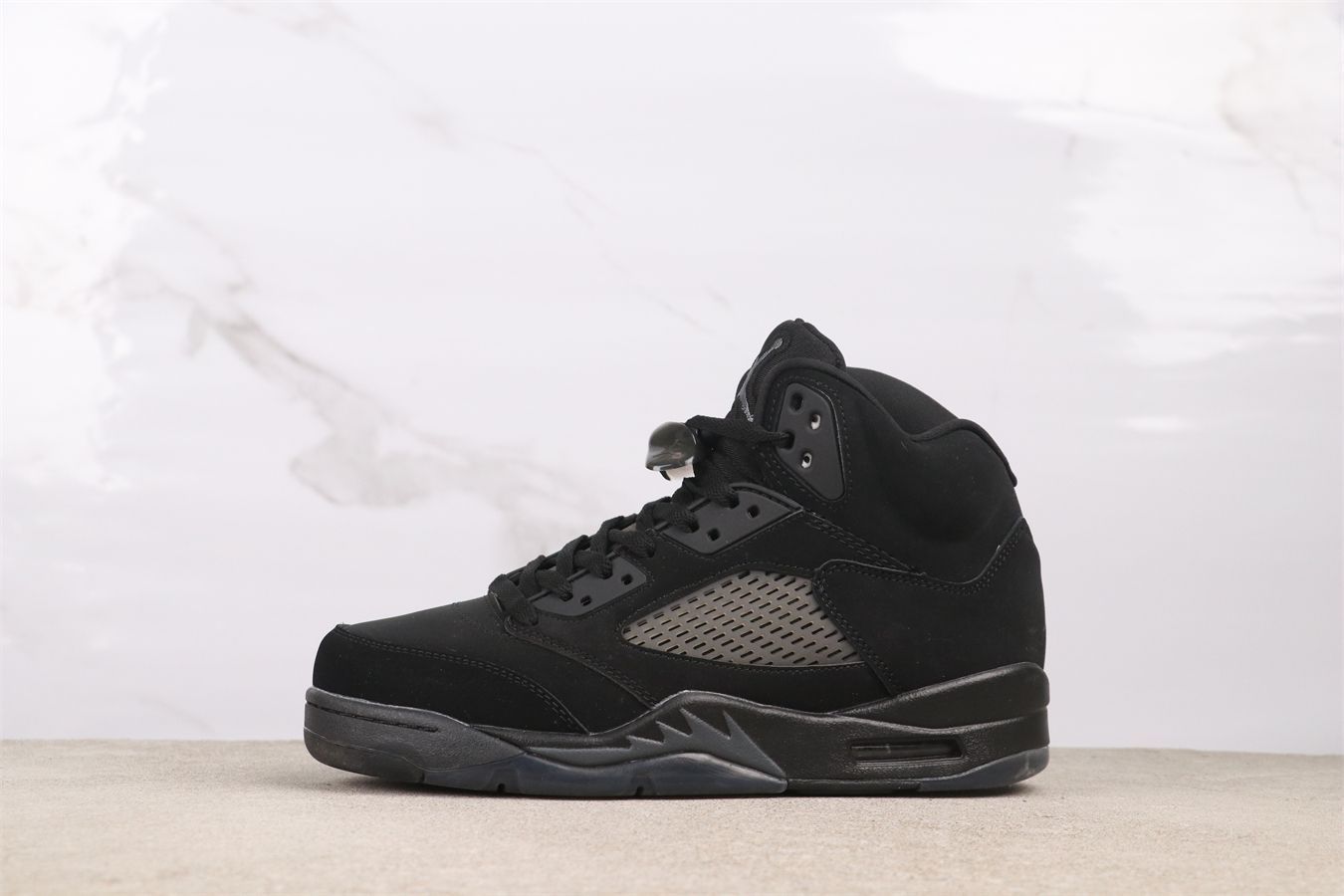 【今日特価】Air Jordan エアジョーダン AJ5 エアジョーダン 5 FZ2239-001