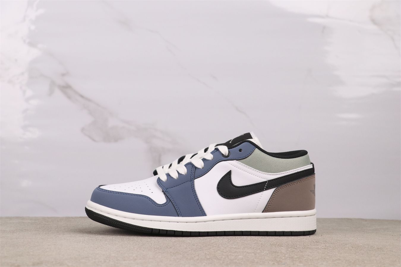 【今日特価】Jordan ジョーダン Air Jordan エアジョーダン aj1 AJ1HV5973-101